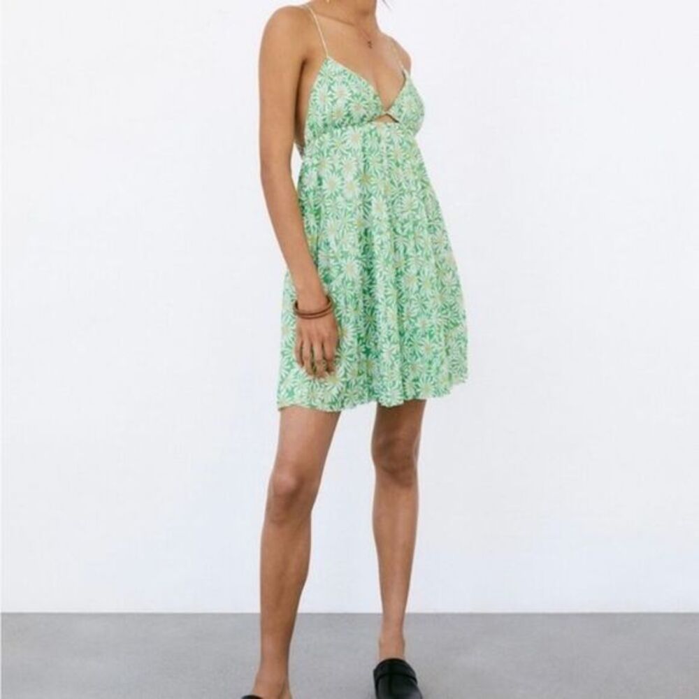 Zara green pleated floral daisy mini open back dress